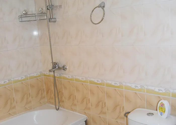 Bright With Parking & Pool Apartament