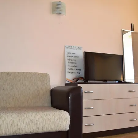 Apartment Bright With Parking & Pool