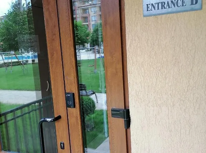 Lejlighed Bright With Parking & Pool Sveti Vlas