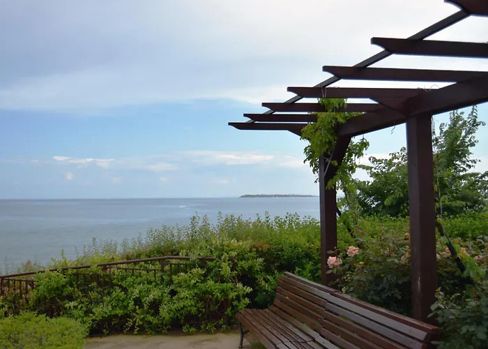 Bright With Parking & Pool Lejlighed *